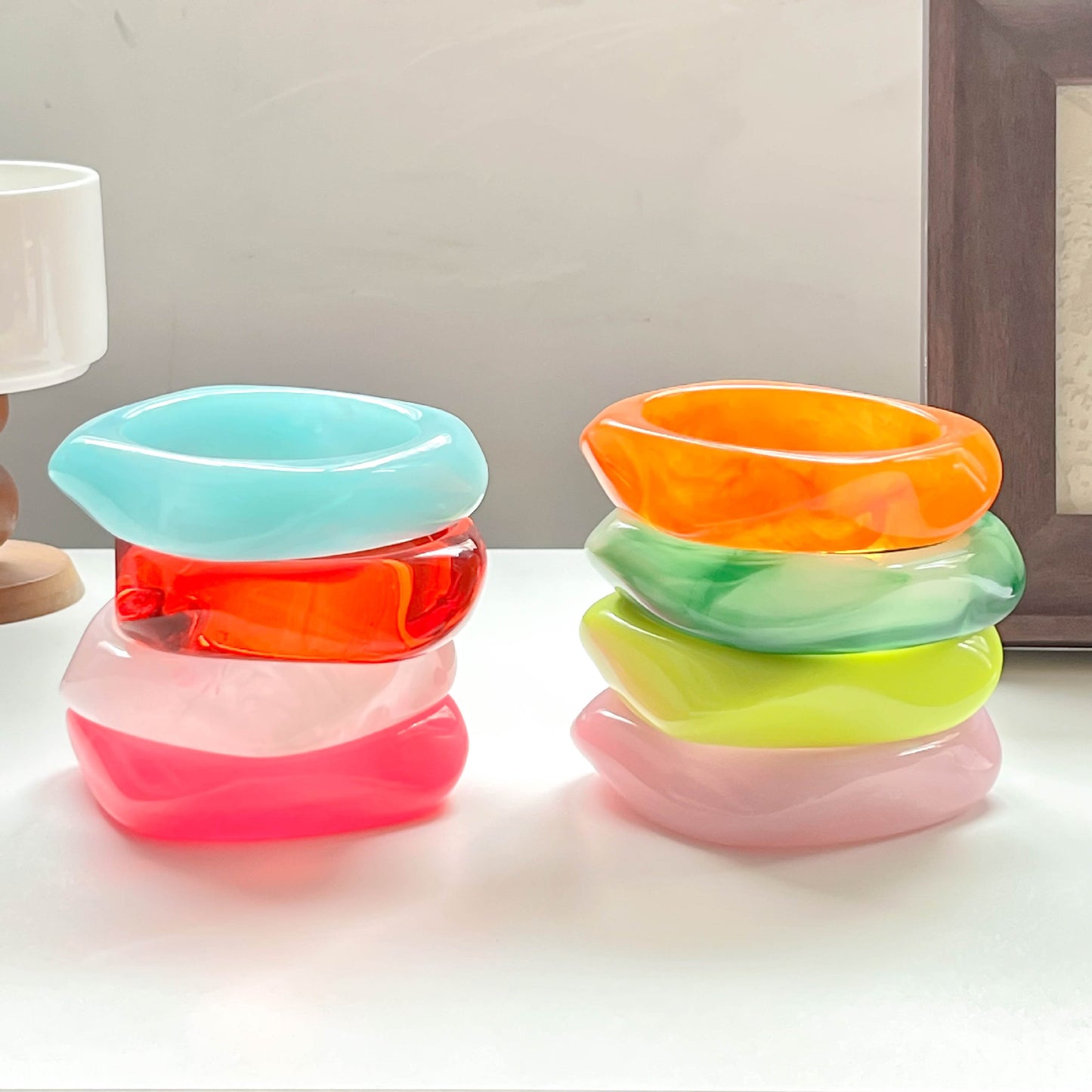 Bracelet géométrique irrégulier en résine pour femme