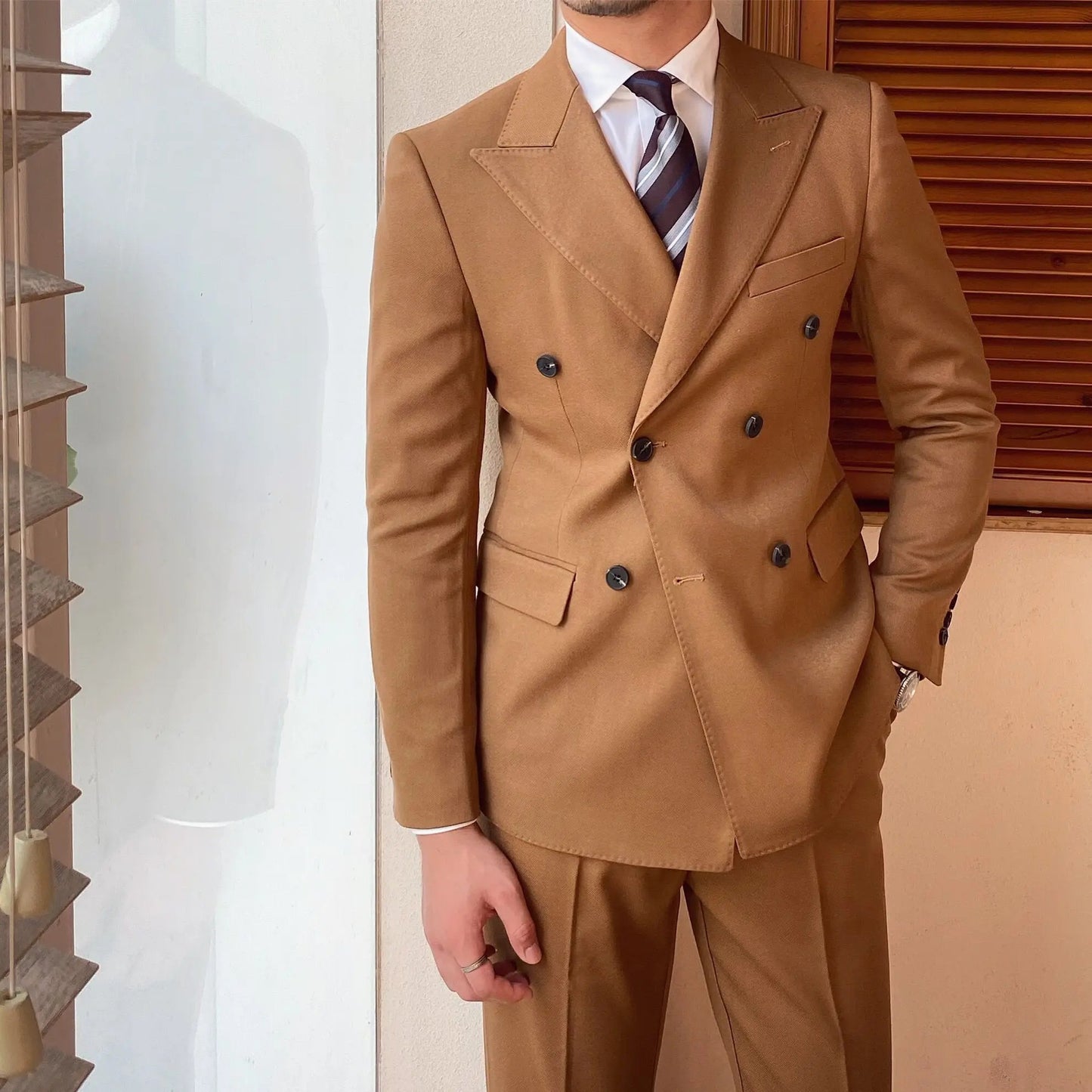 Costume classique pour hommes avec pantalon
