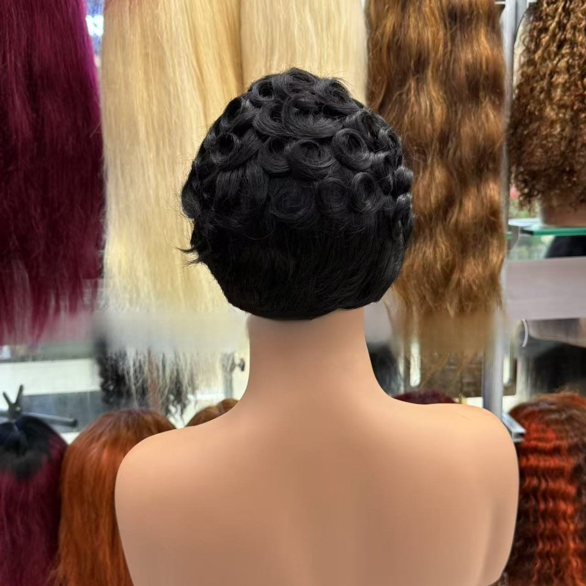 Perruque courte en cheveux humains bouclés