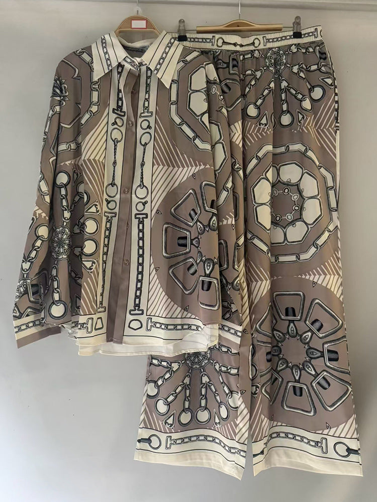 Ensemble chemise et pantalon à imprimé géométrique
