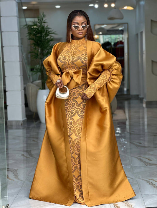 Habit :Robe extérieure en satin à manches bouffantes