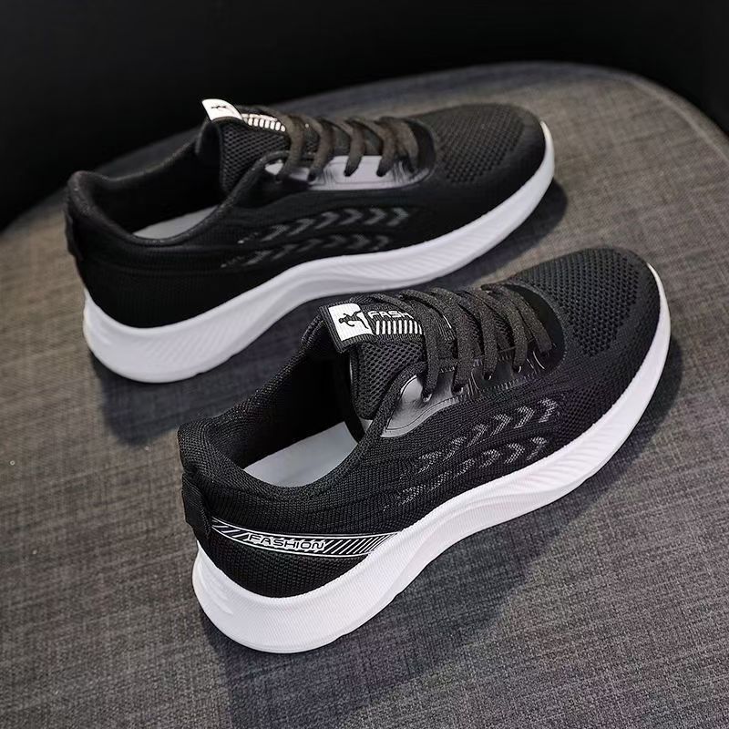 Chaussures de sport en maille pour la marche