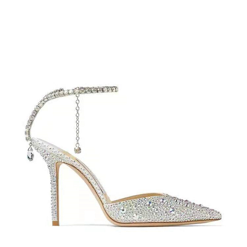 Des femmes en tongs