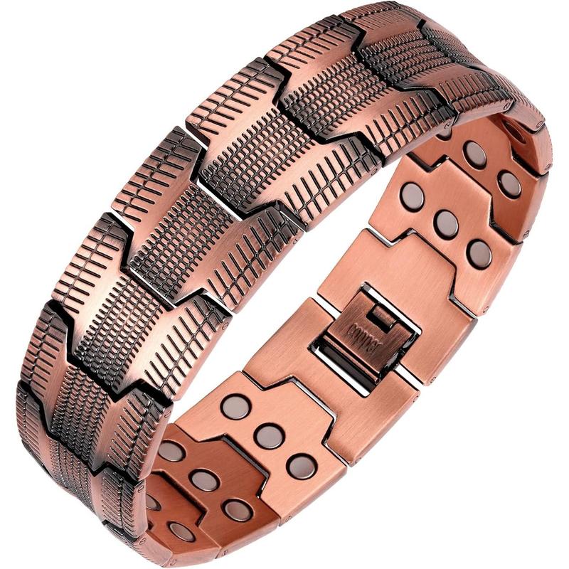 Bracelet magnétique en cuivre à trois rangées, finition brossée par galvanoplastie et fermoir déployant.