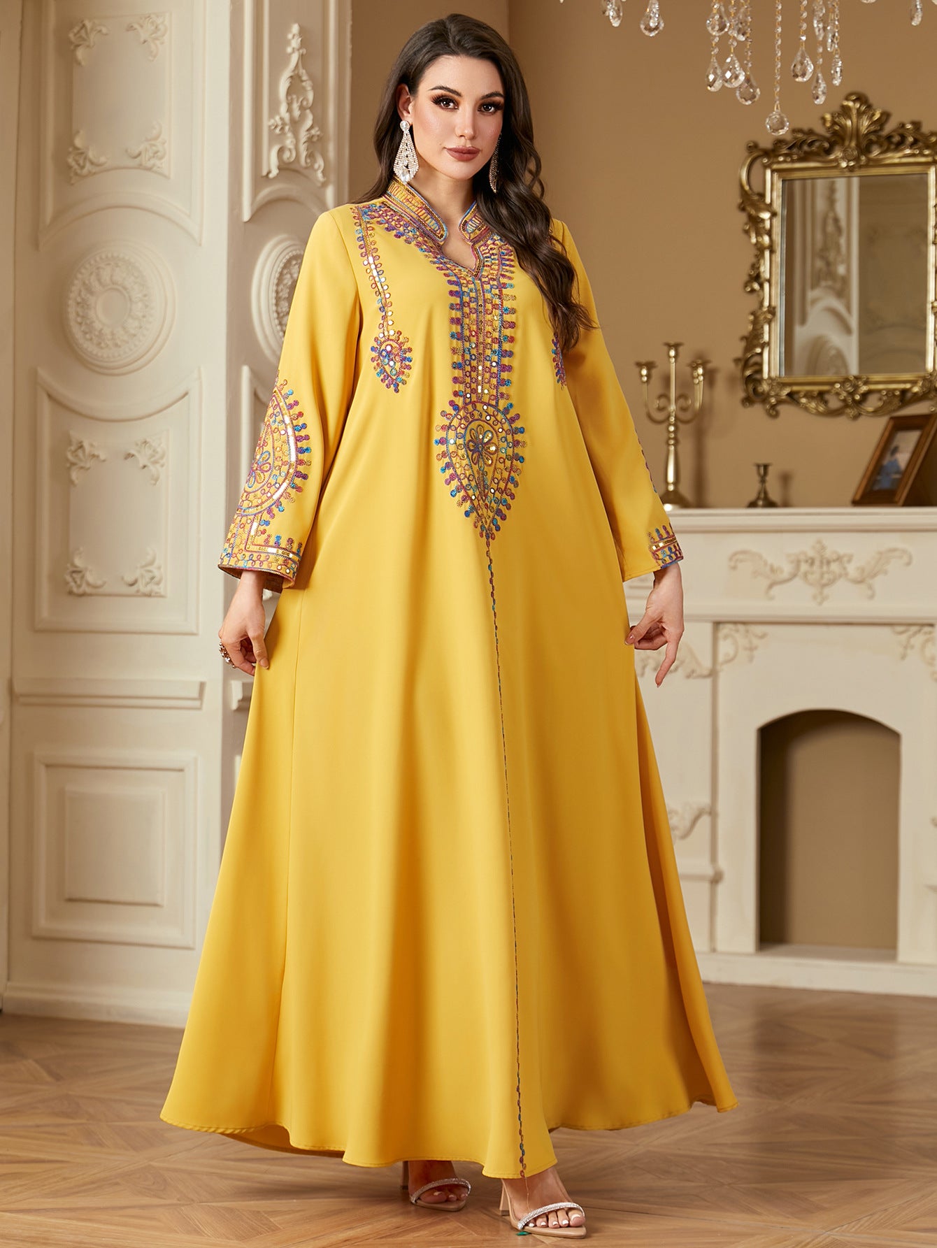 Robe brodée