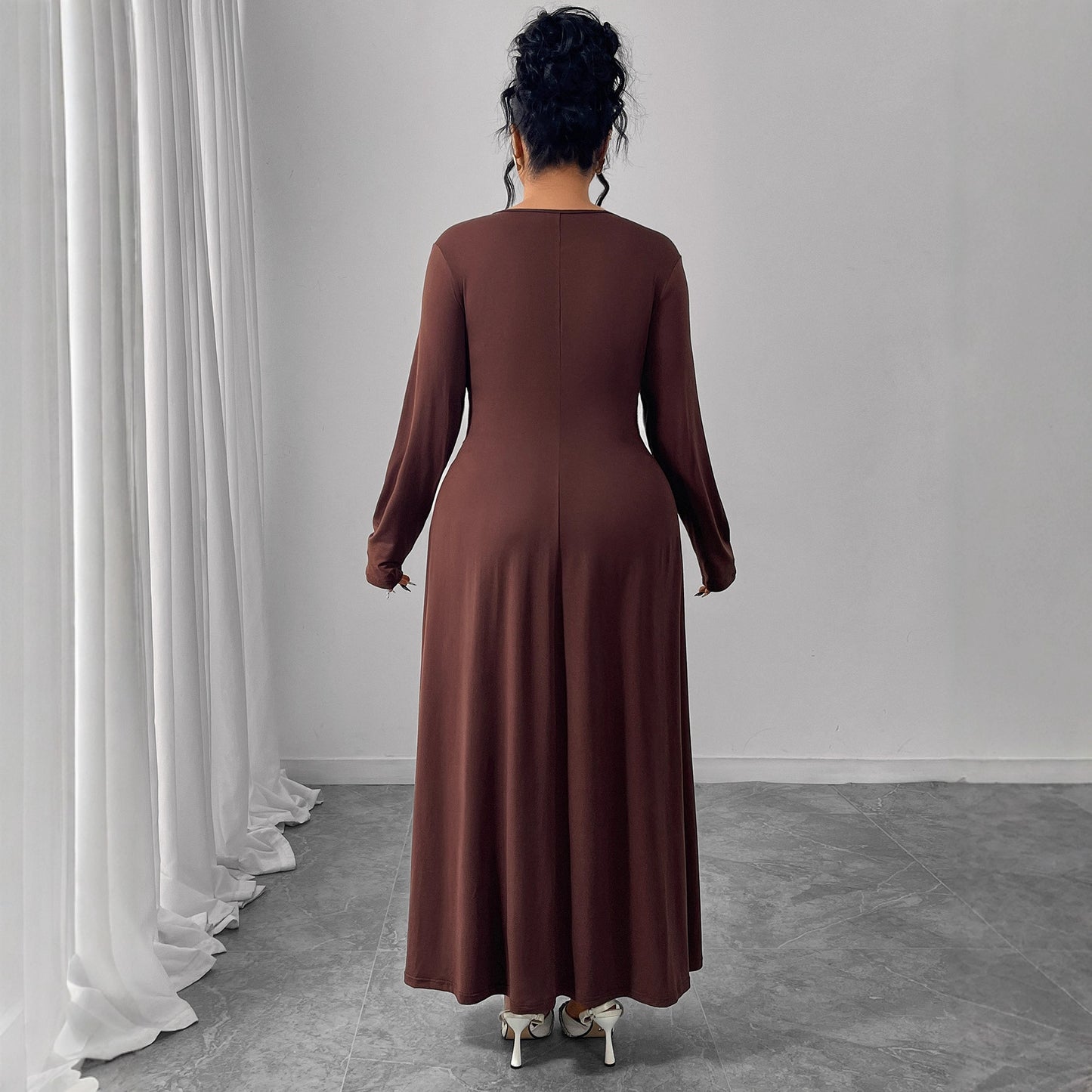 Robe longue à col V et manches bouffantes pour femme
