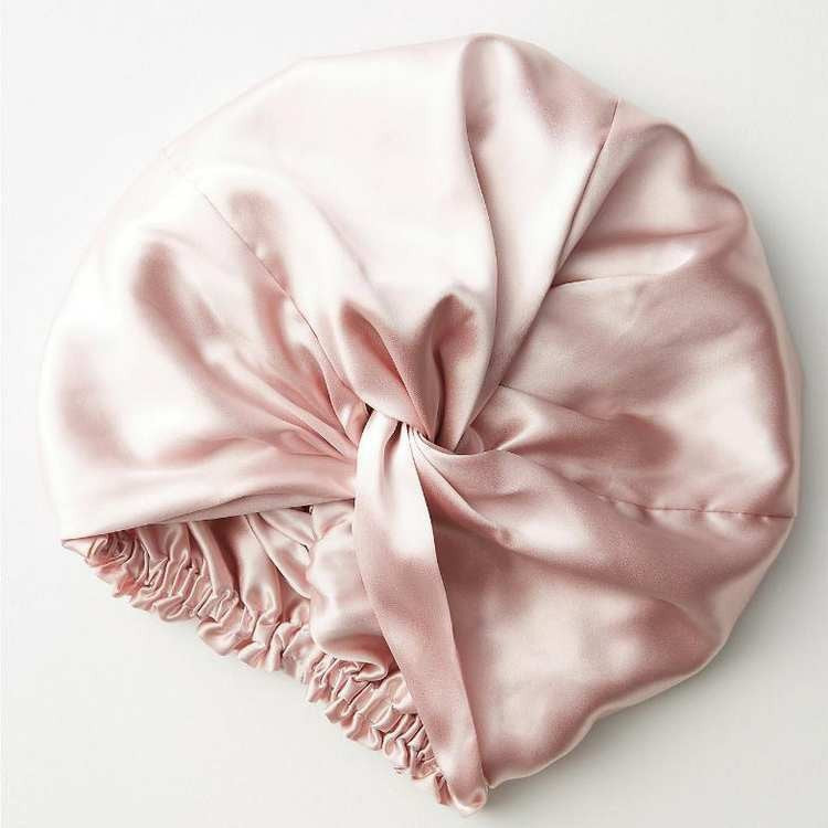 Bonnet de nuit en soie torsadée avec design plissé 3D