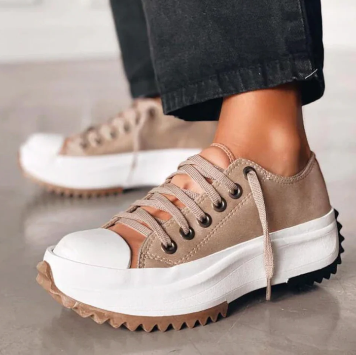 Chaussures en toile basses à semelle épaisse