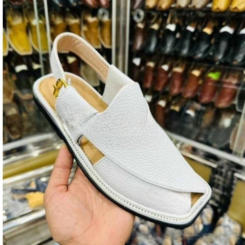 Sandales plates en cuir tressé