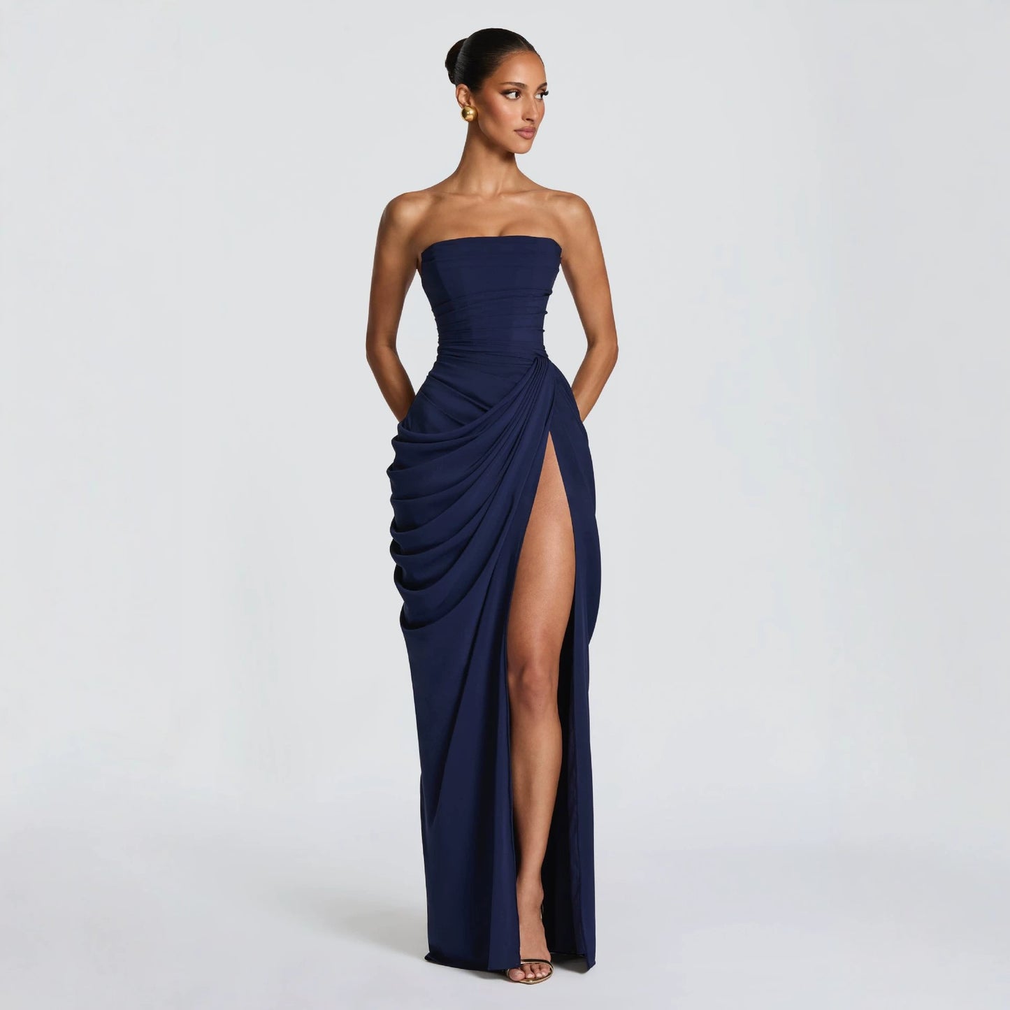 Robe dos nu à bordure en dentelle style français