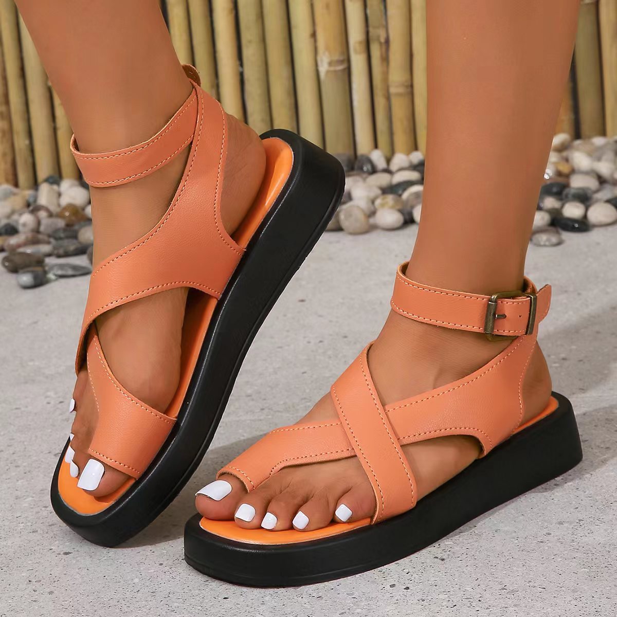 Sandales à boucle pour femmes