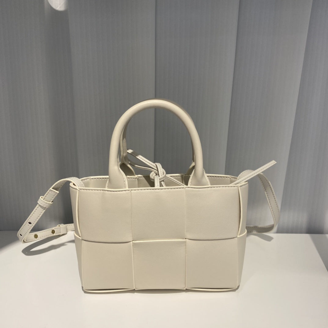 Sac fourre-tout tissé en cuir véritable