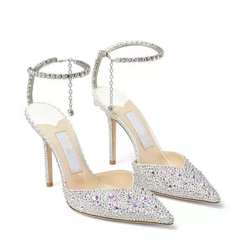 Des femmes en tongs
