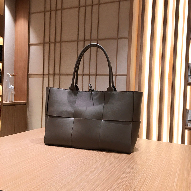 Sac fourre-tout tissé en cuir véritable