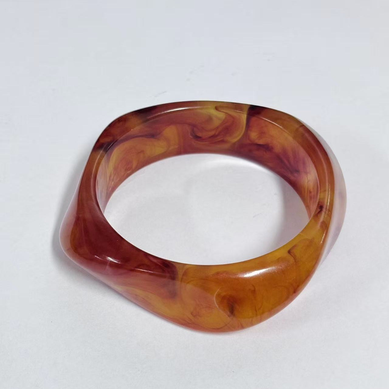 Bracelet géométrique irrégulier en résine pour femme