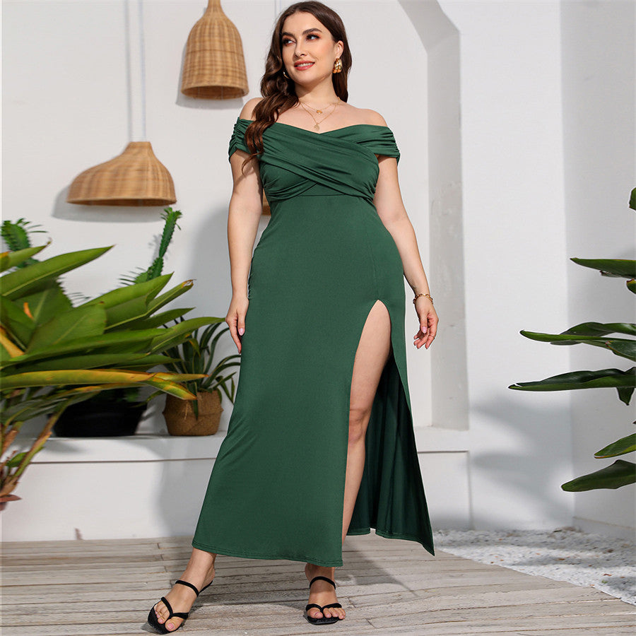 Robe grande taille épaules dénudées