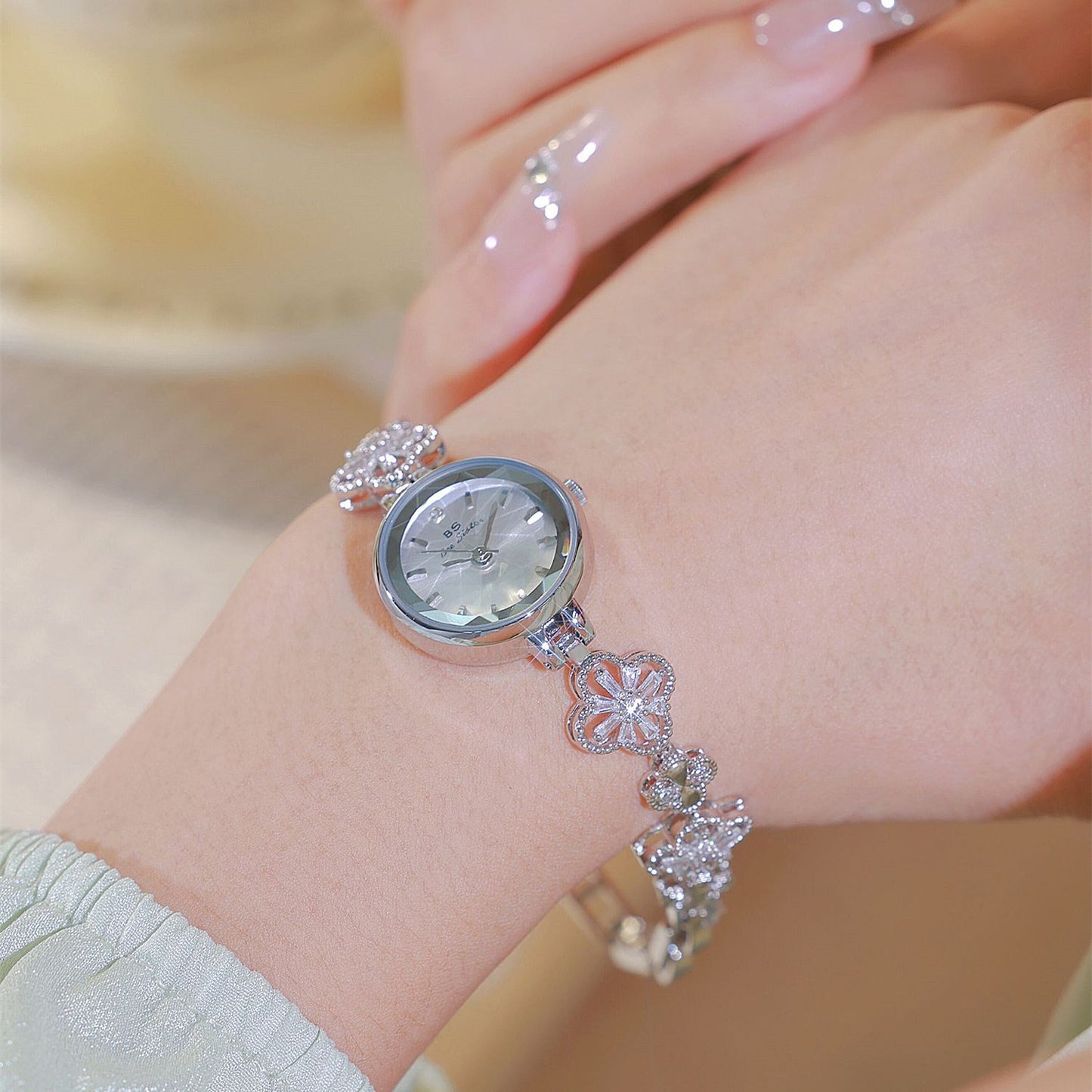 Montre pour femme BS Trèfle à quatre feuilles en zircon