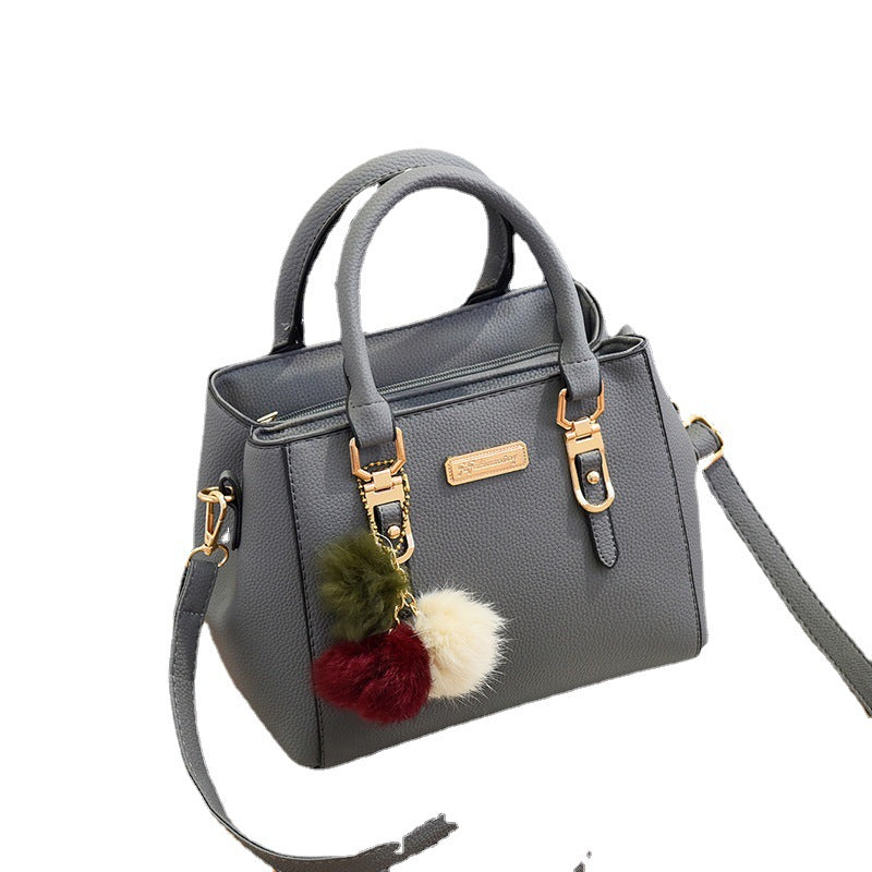 Sac à épaule tendance à double couche avec accent en fourrure