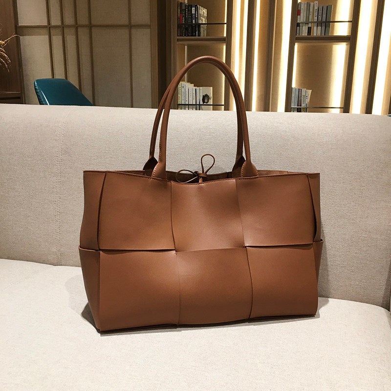 Sac fourre-tout tissé en cuir véritable