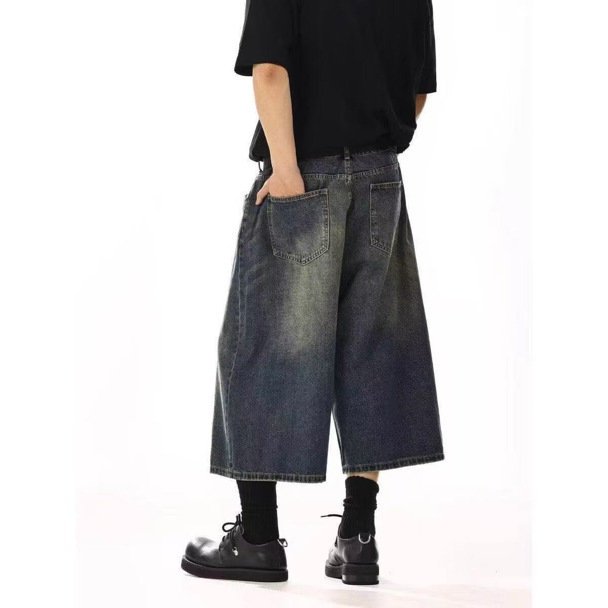 Pantalon large court et polyvalent pour les trajets quotidiens
