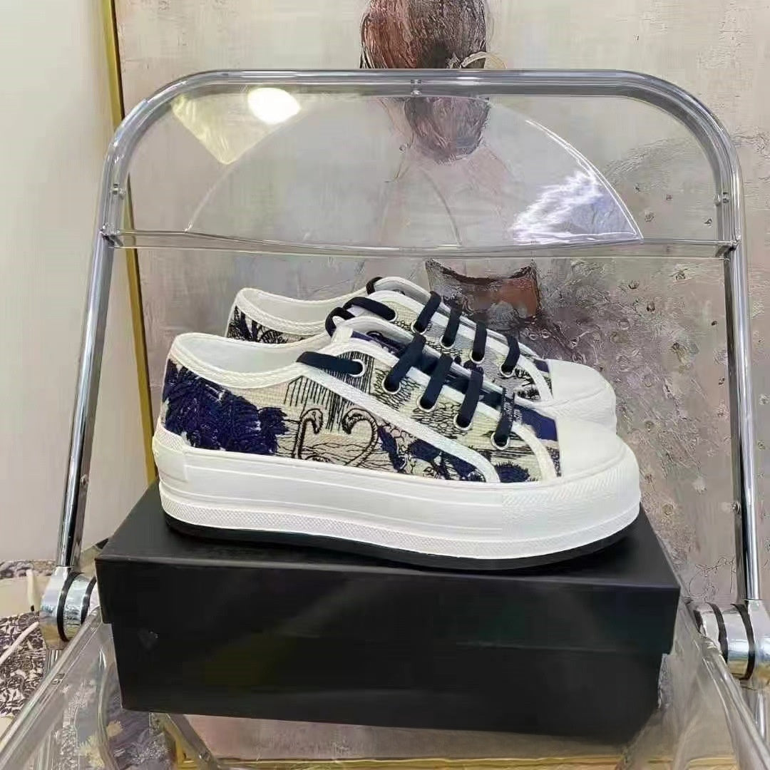 Baskets en toile brodée pour femmes avec semelle épaisse