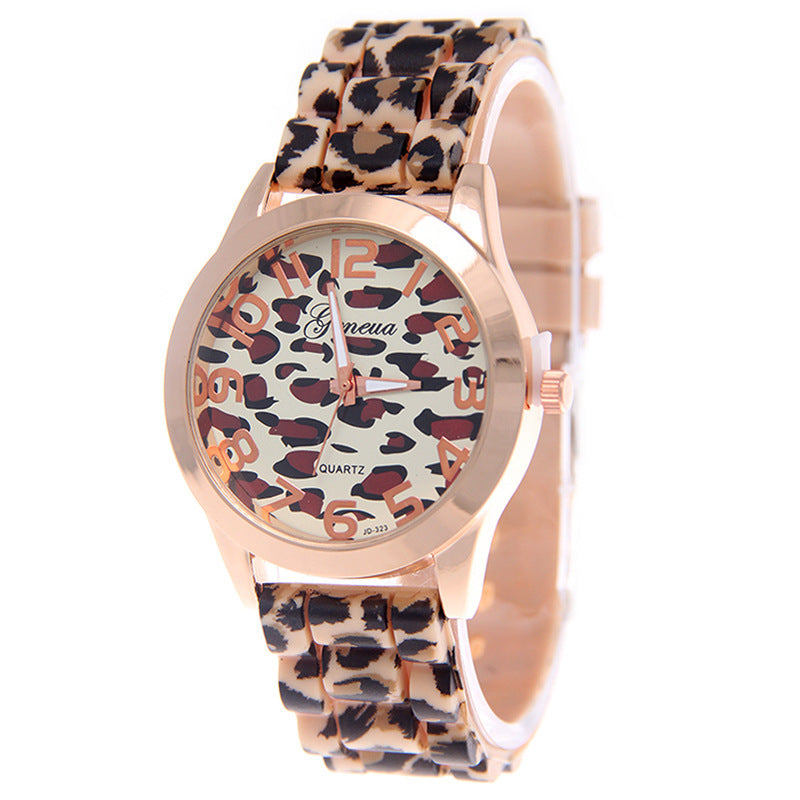Montre élégante à imprimé léopard