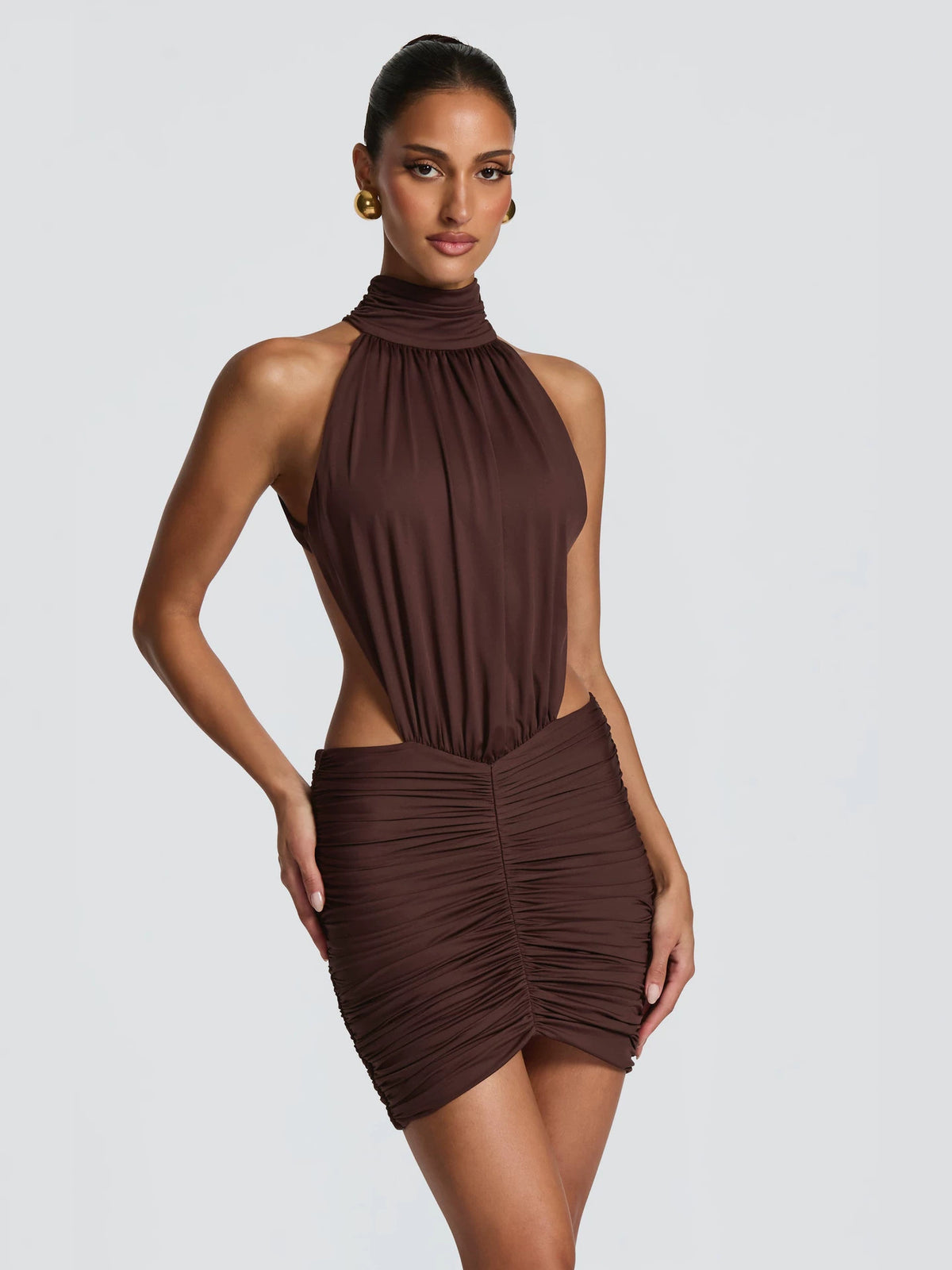 Mini-robe moulante pour femme, sans manches, à encolure américaine, avec découpes et détails froncés