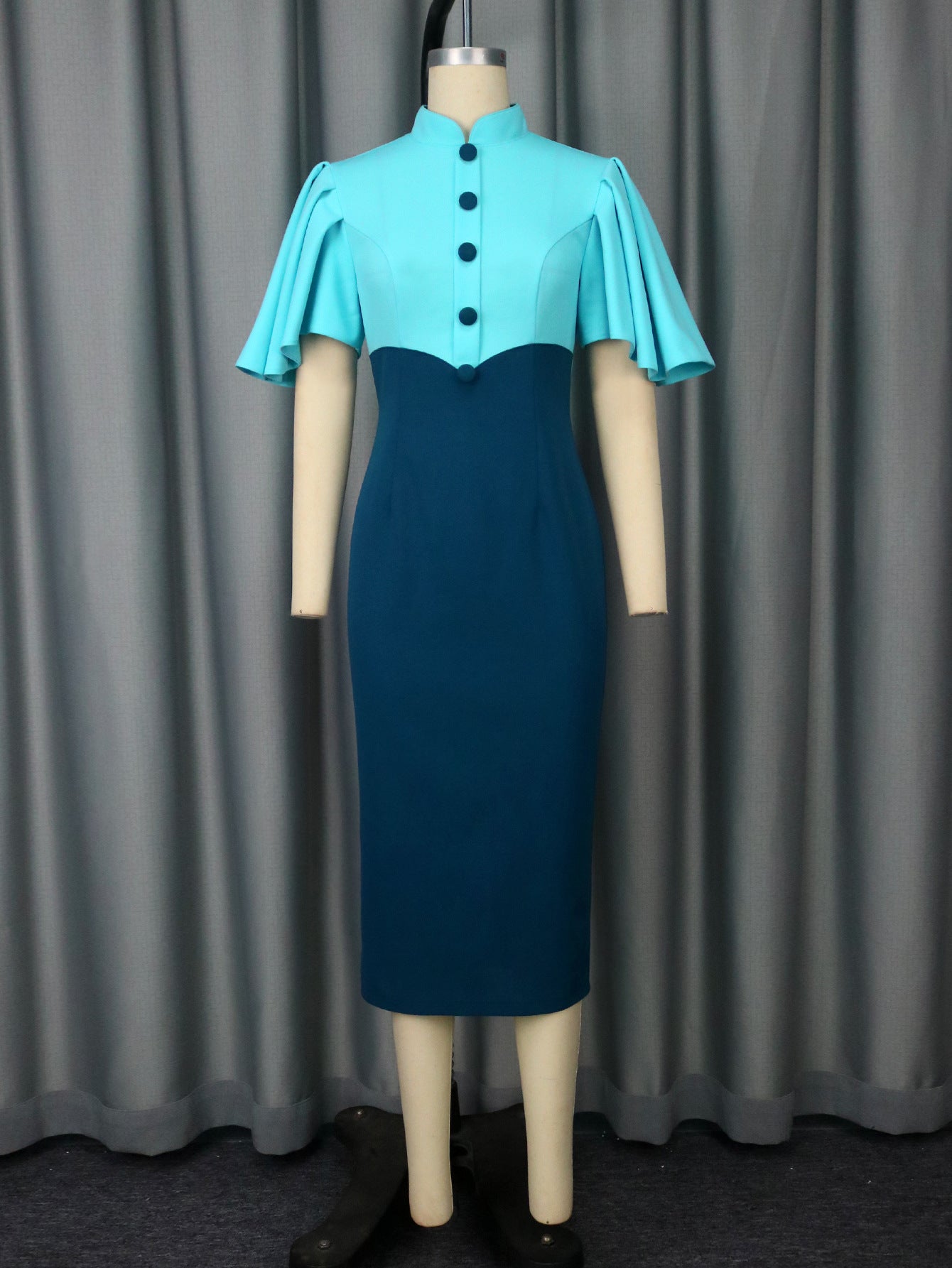 Robe amincissante élégante à contraste de couleurs