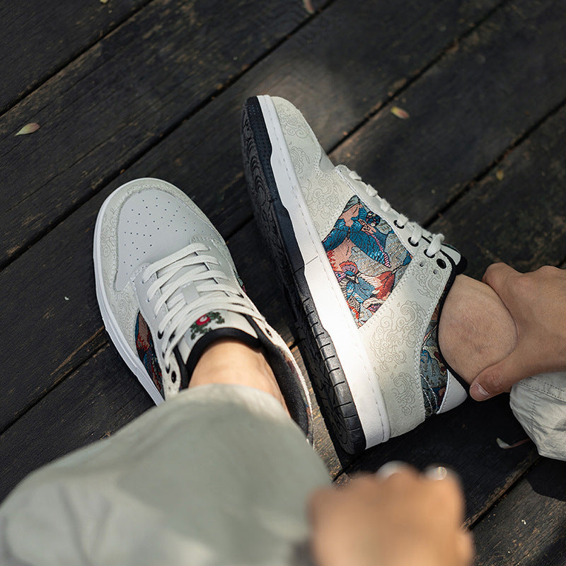 Baskets pour homme style national avec broderie