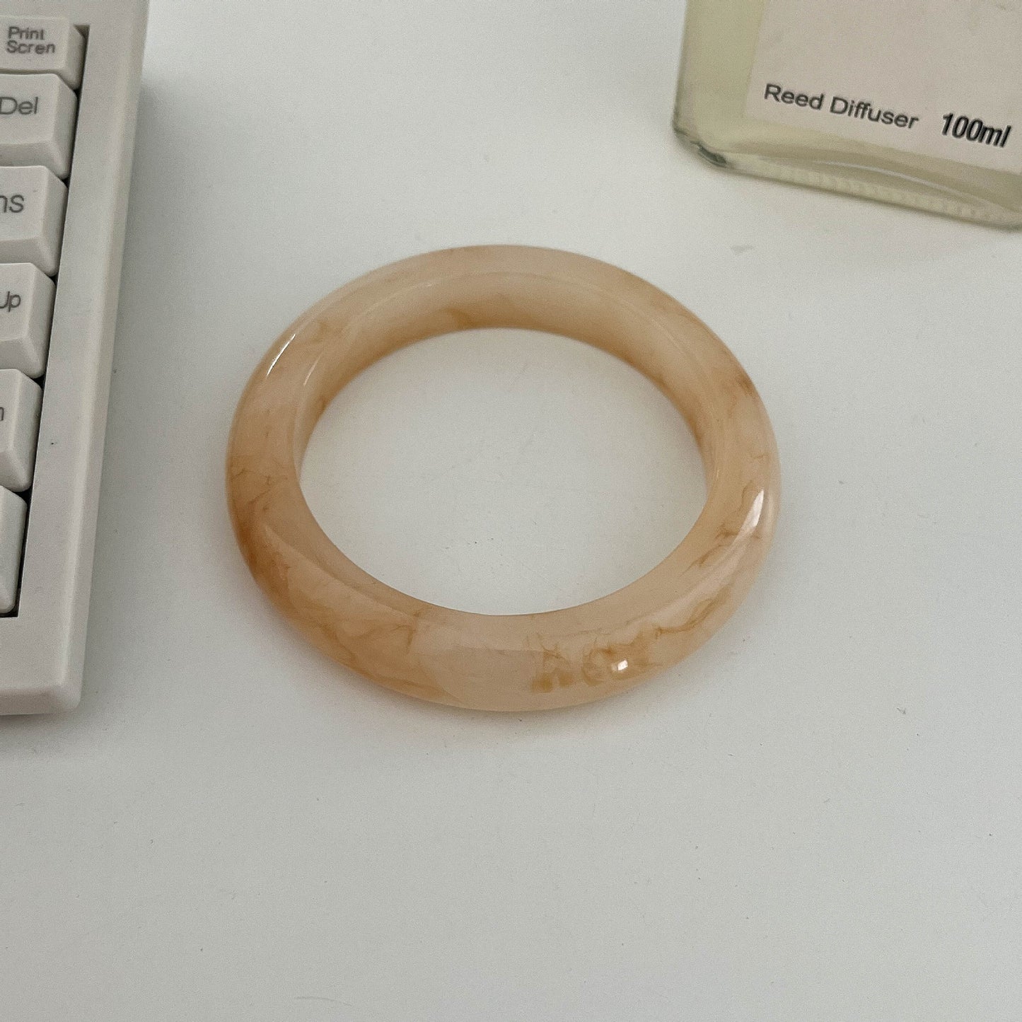 Collection de bracelets en résine personnalisés pour femmes