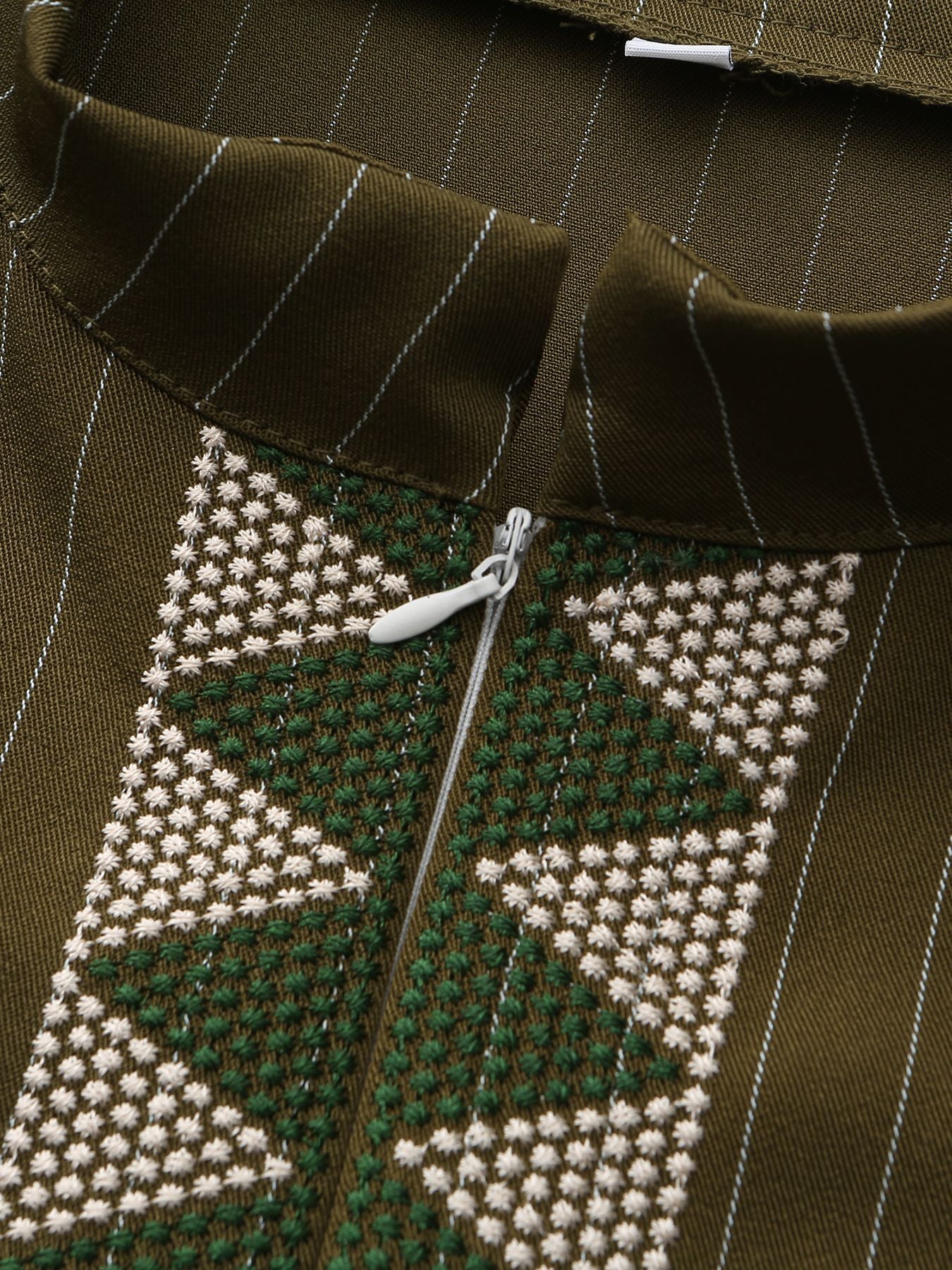 Costume deux pièces brodé