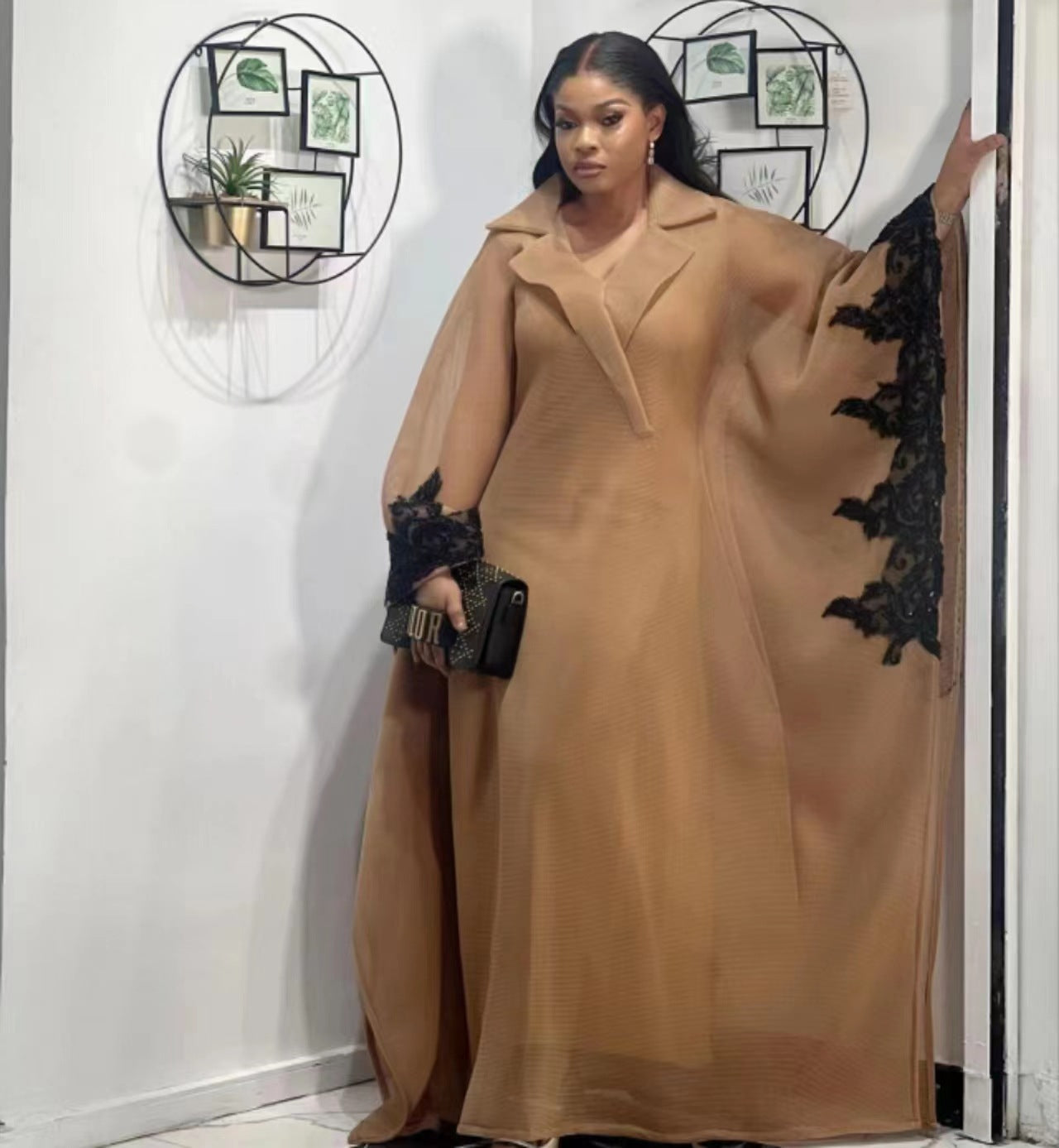 Habit :Robe longue fluide brodée