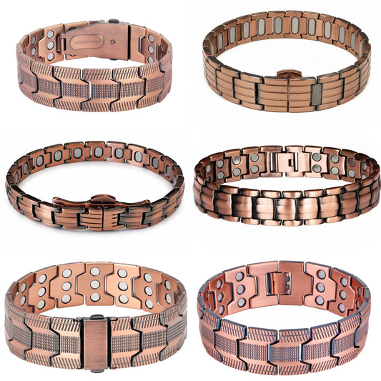 Bracelet magnétique en cuivre à trois rangées, finition brossée par galvanoplastie et fermoir déployant.