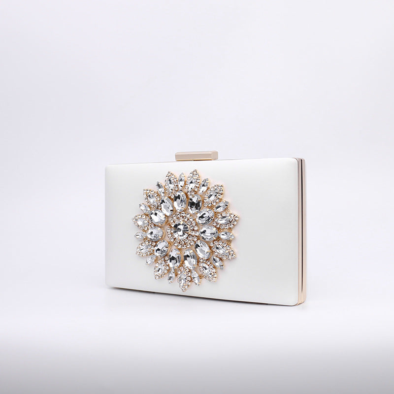 Pochette de soirée incrustée de diamants, best-seller transfrontalier 2026, élégante et tendance, à porter à l'épaule ou en bandoulière avec chaîne.
