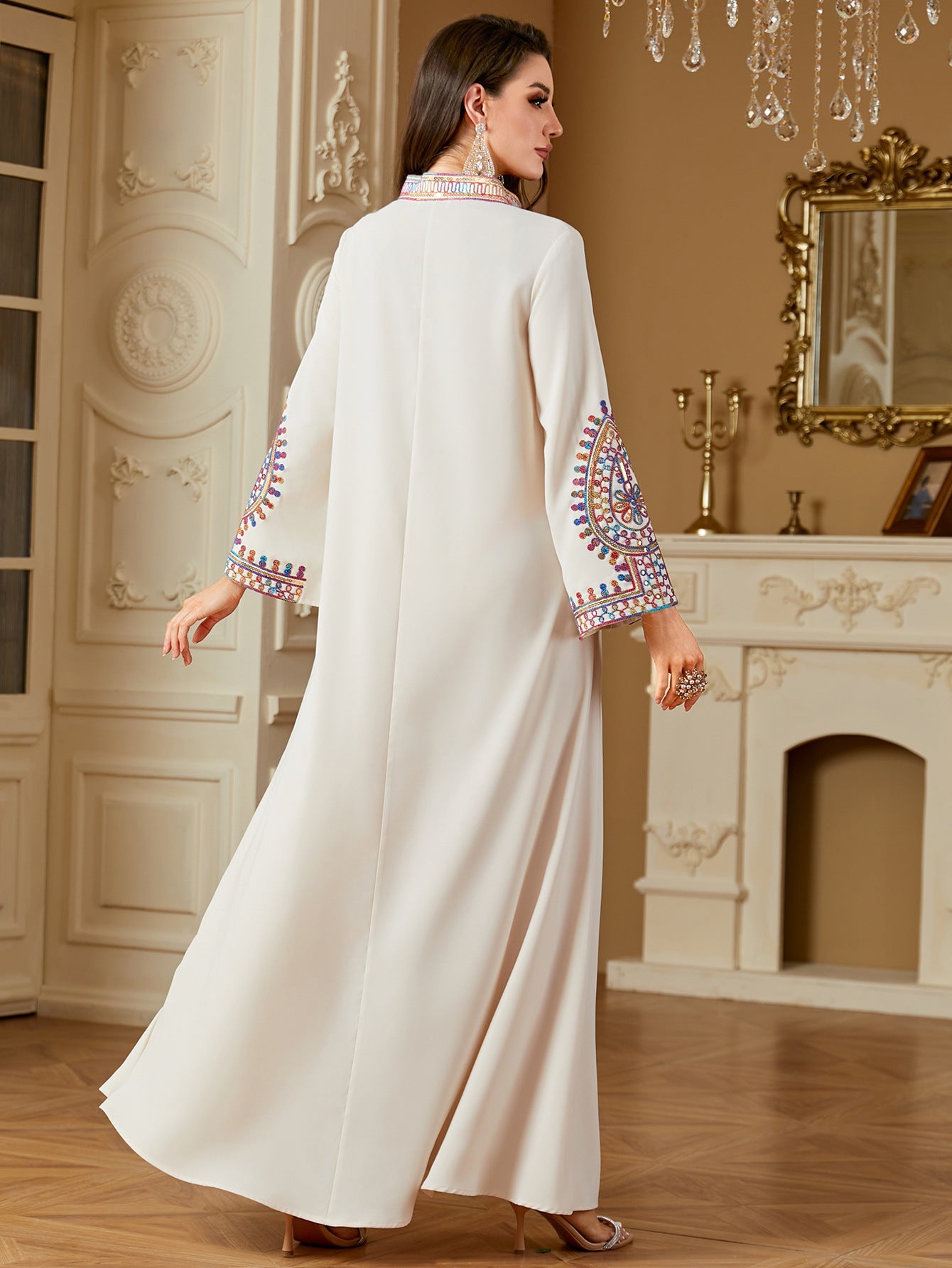 Robe brodée