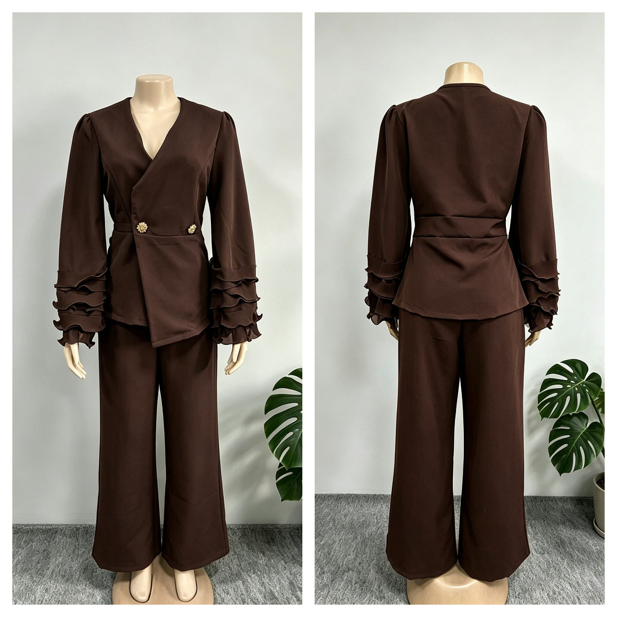 Habit :Tailleur de cérémonie pour femme avec ornement en dentelle