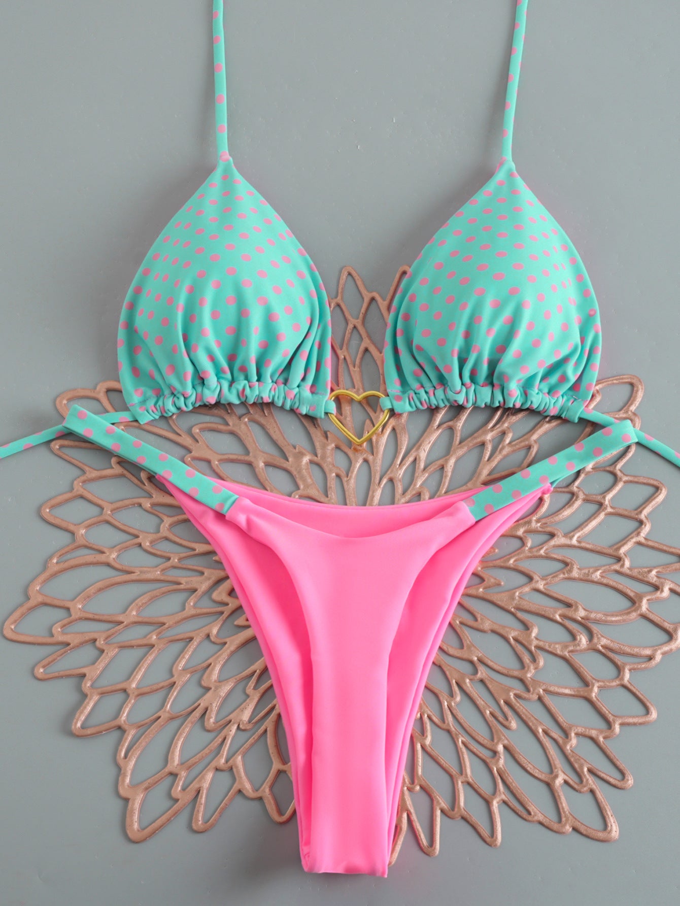 Bikini à lacets en forme de cœur