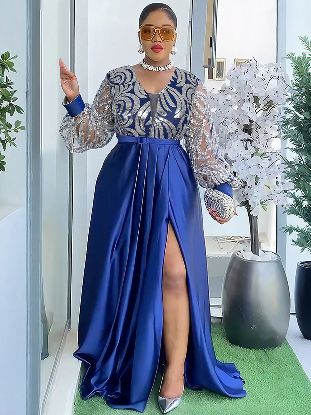 Habit :Robe longue grande taille pour femme, ornée de sequins et de dentelle, col en V.