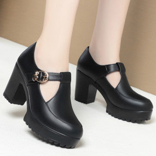 Chaussures à talons hauts pour femmes avec bout pointu et bride à boucle
