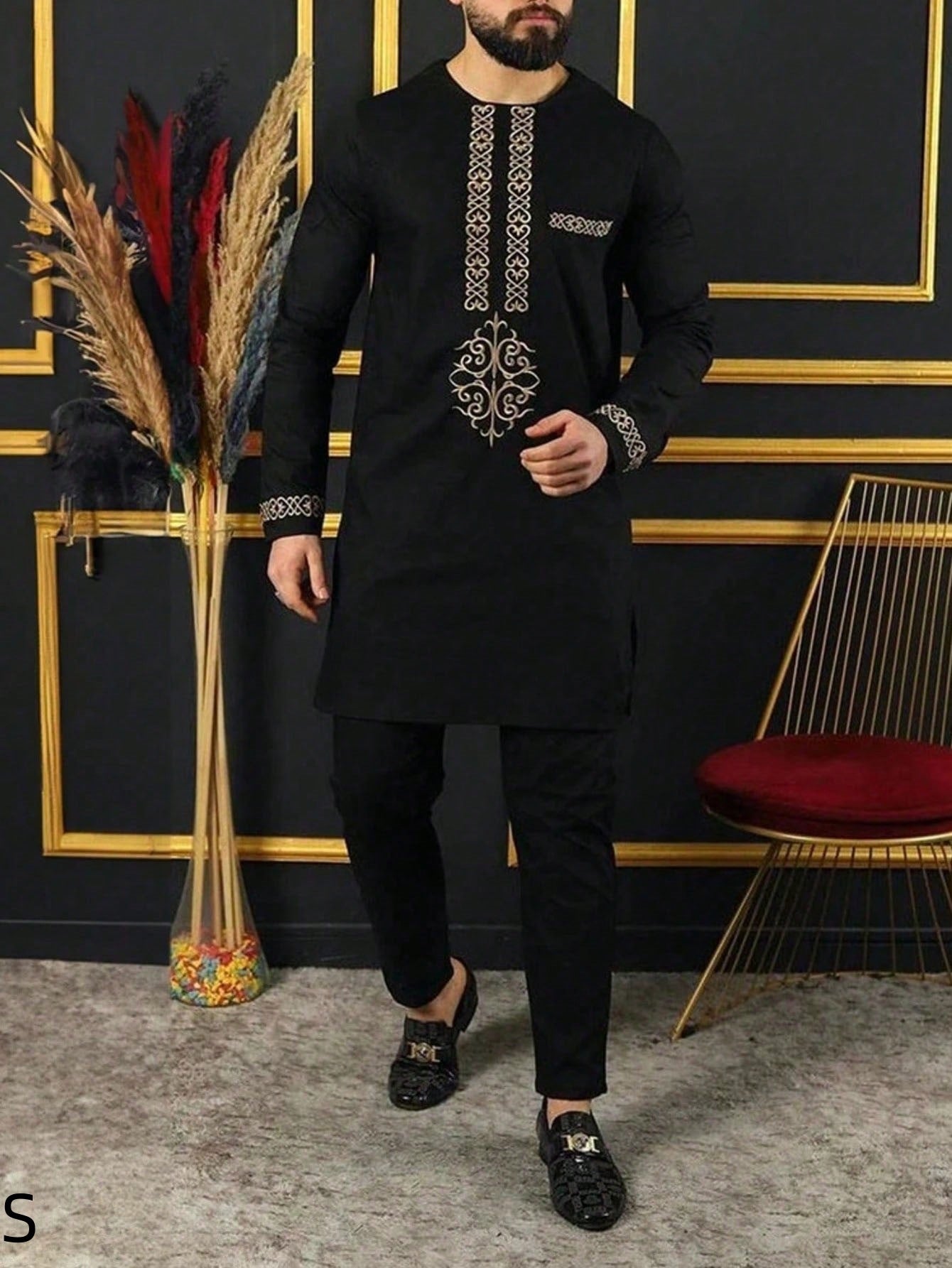 costume pour hommes brodé