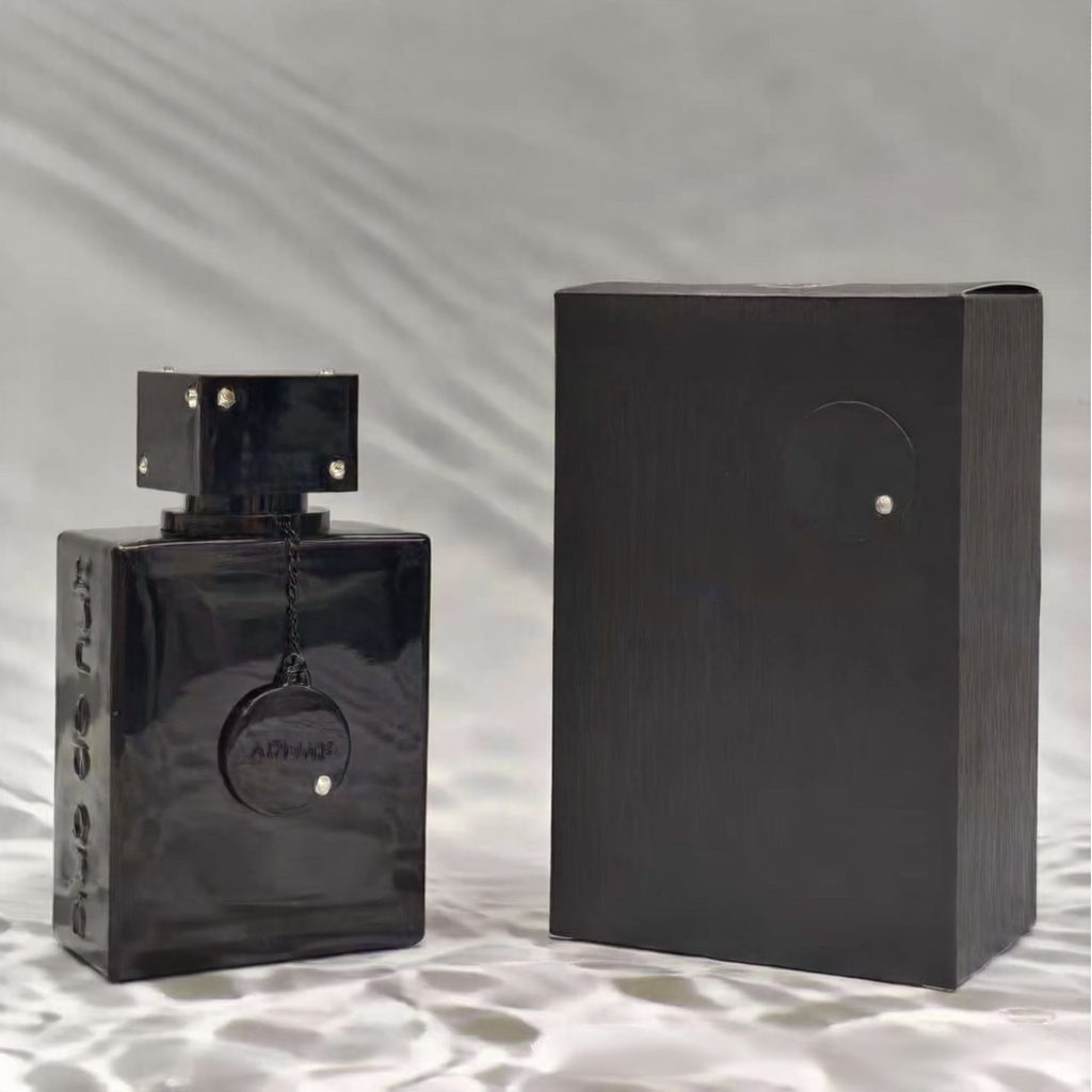 Le parfum pour hommes a une fragrance longue durée