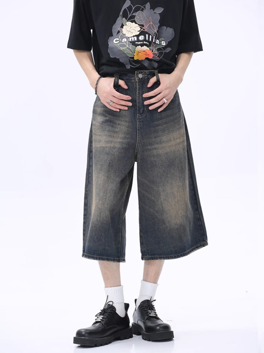 Shorts en jean délavés et usés coupés