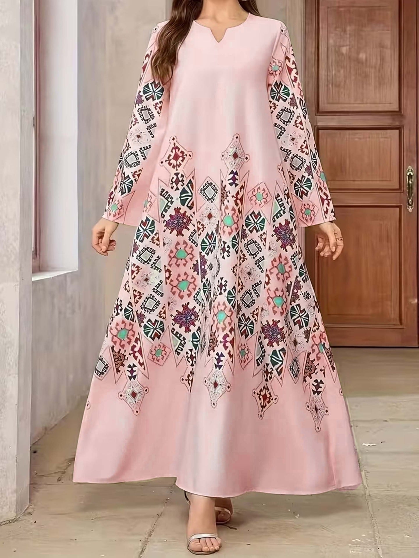 Robe a manches longues brodee a imprime geometrique retro
