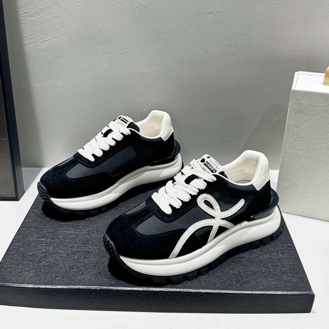 Baskets compensées en cuir pour femmes