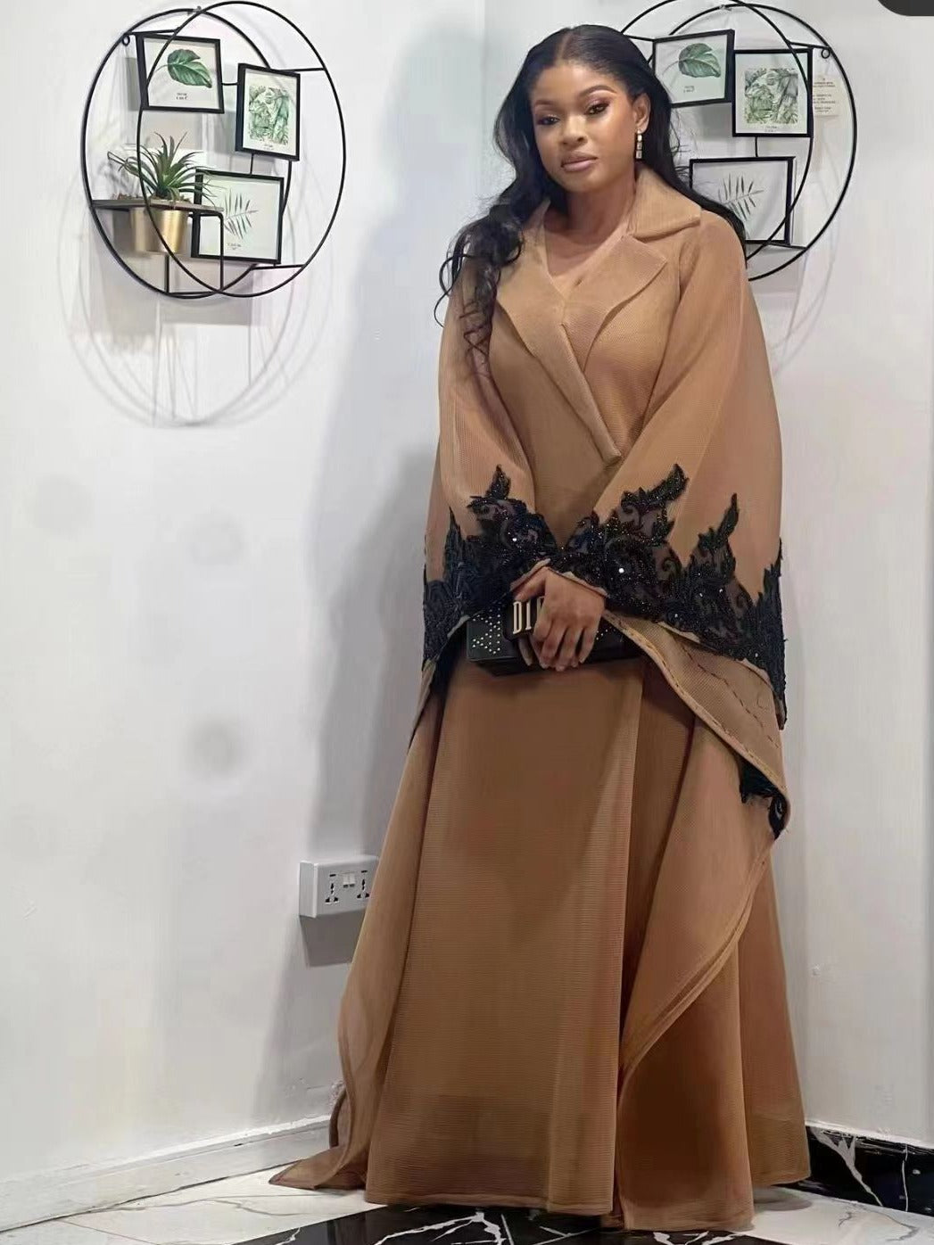 Habit :Robe longue fluide brodée