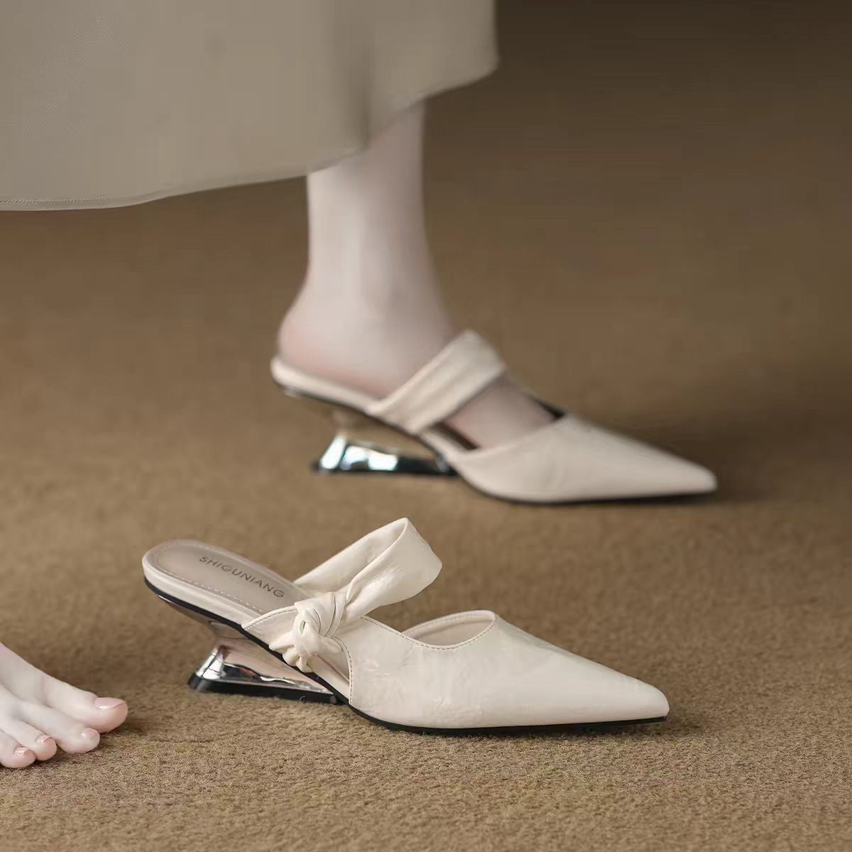 Chaussures :Sandales compensées à enfiler pour femmes