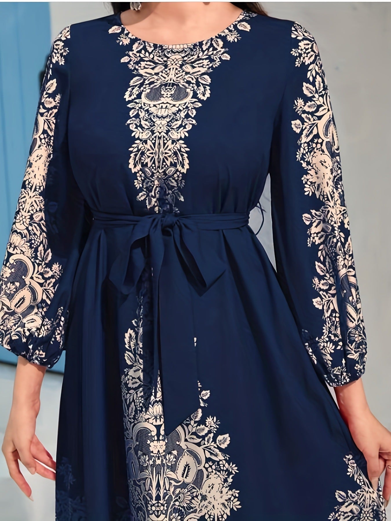 Robe imprimée à manches longues et coupe trapèze