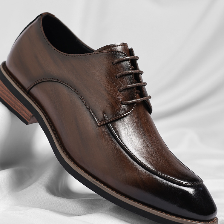Chaussures pour hommes Dropshipping transfrontalier Grande taille Nouvelles chaussures en cuir Chaussures élégantes pour hommes d'affaires Chaussures formelles Tendance Chaussures de gentleman britannique