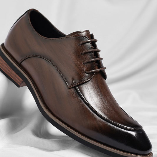 Chaussures pour hommes Dropshipping transfrontalier Grande taille Nouvelles chaussures en cuir Chaussures élégantes pour hommes d'affaires Chaussures formelles Tendance Chaussures de gentleman britannique