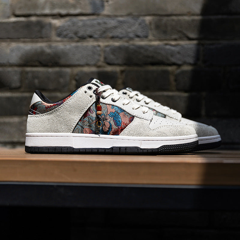 Baskets pour homme style national avec broderie